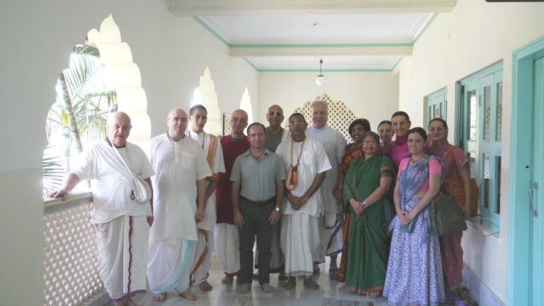 32388_f_cons97Mayapur1