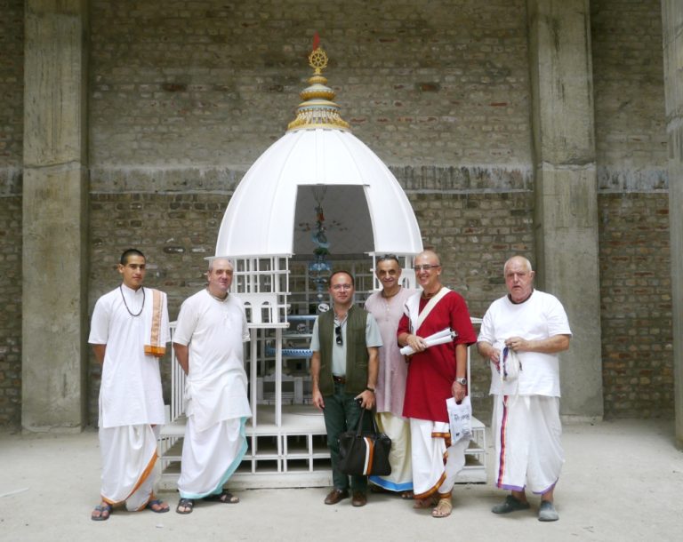 32389_f_cons97Mayapur2